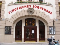 Babyschwimen - J�rgerstra�e -  Eingang